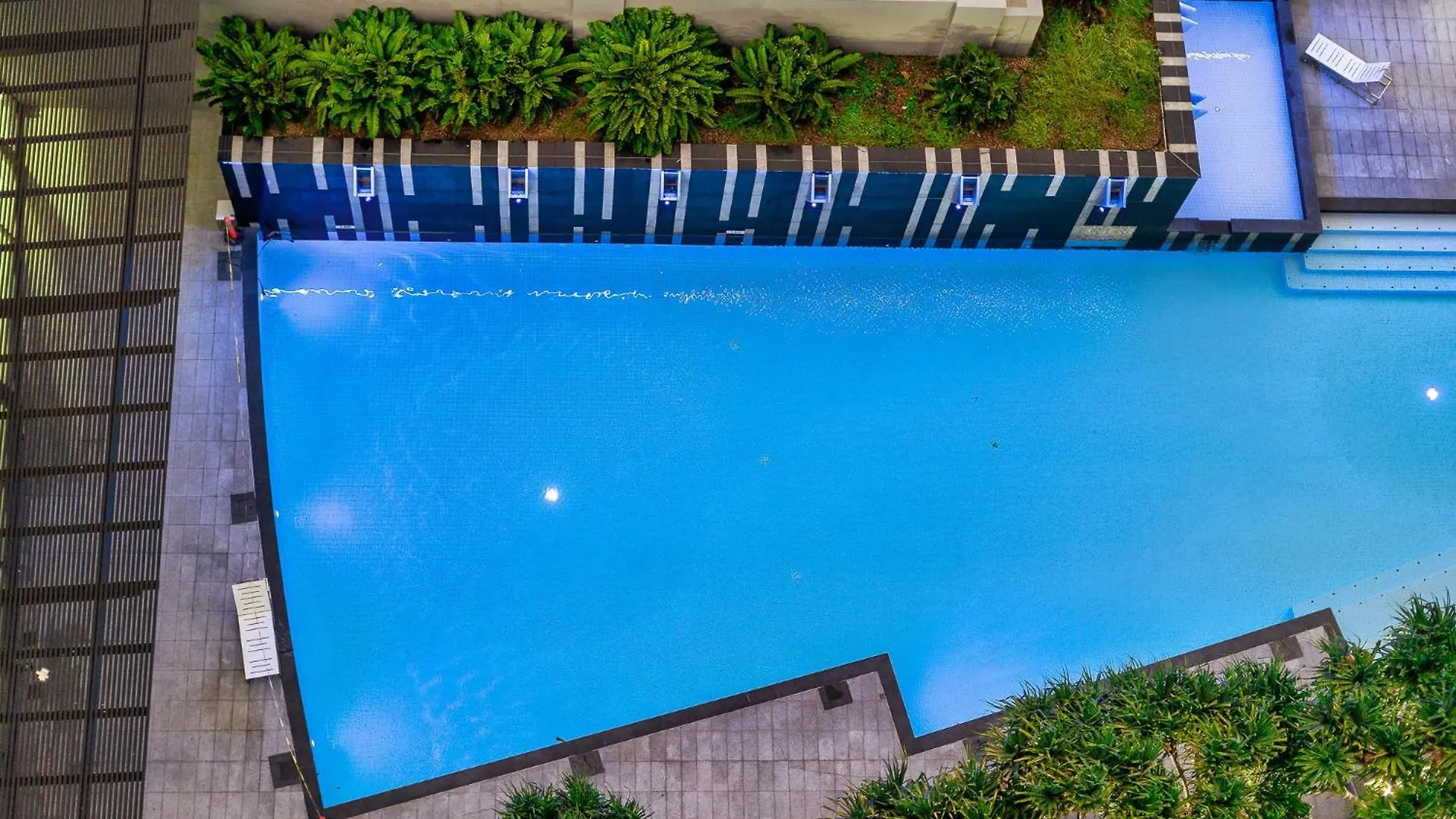 Surfers Paradise Retreat Stunning Views 2-br Haven Apartment *