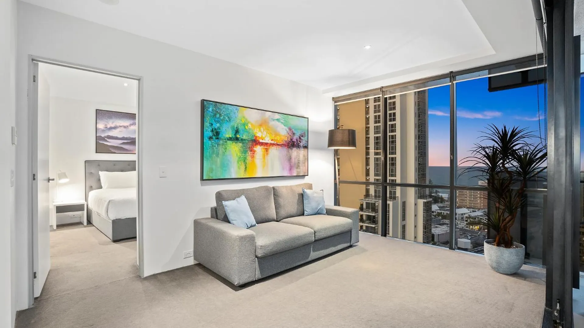 Surfers Paradise Retreat Stunning Views 2-br Haven Gold Coast