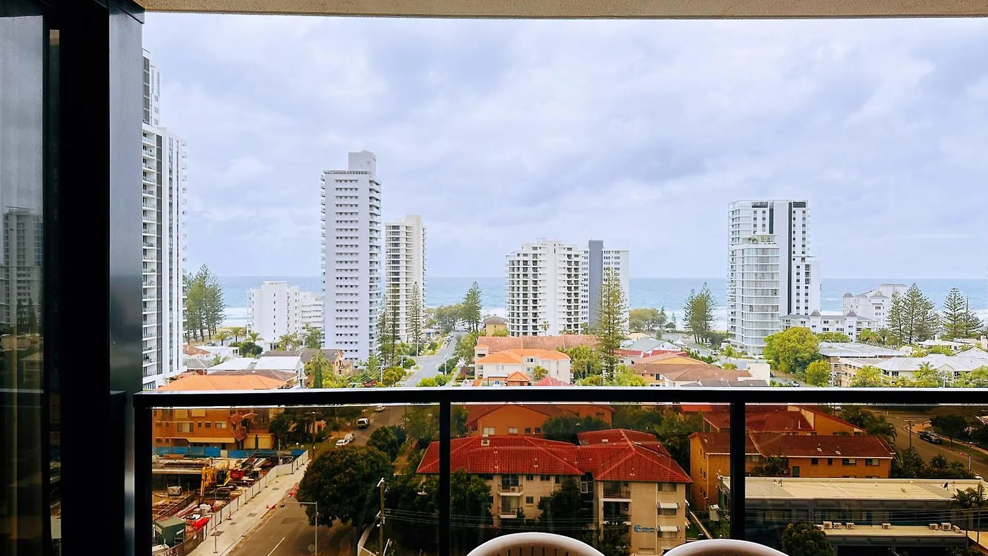 Luxe Living With Ocean View 3 Beds Parking * Gold Coast