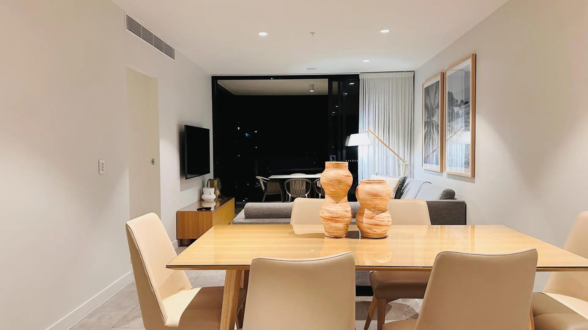 Luxe Living With Ocean View 3 Beds Parking