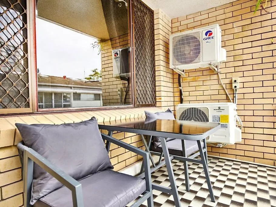 Cheap And Cheerful Budget Apartment Gold Coast