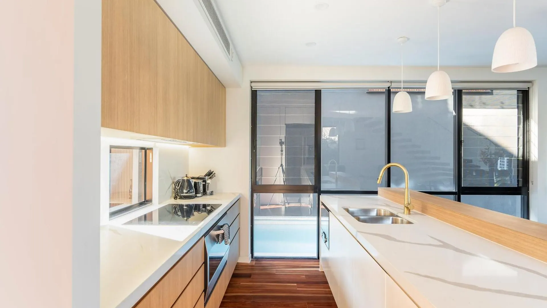 Brand New Modern 8 Bedroom In City Centre - Heated Modern Infinity Pool Villa *