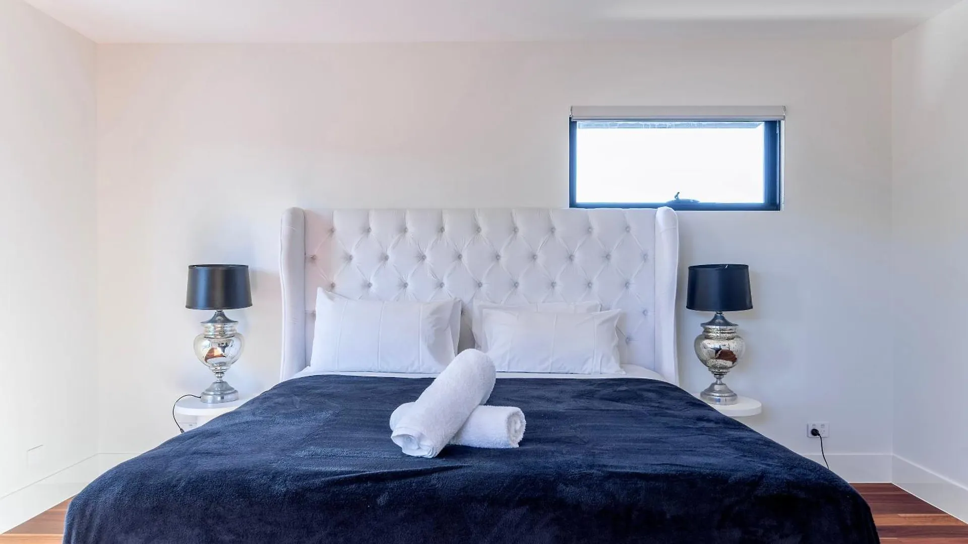 Brand New Modern 8 Bedroom In City Centre - Heated Modern Infinity Pool Villa *