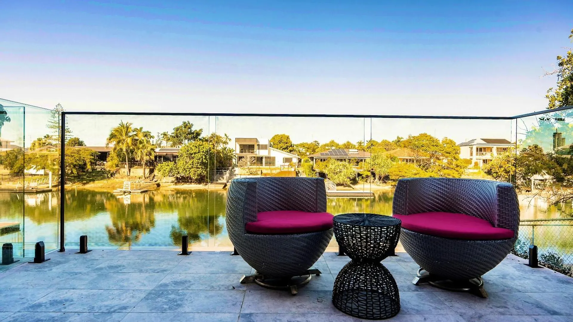 Brand New Modern 8 Bedroom In City Centre - Heated Modern Infinity Pool Villa *