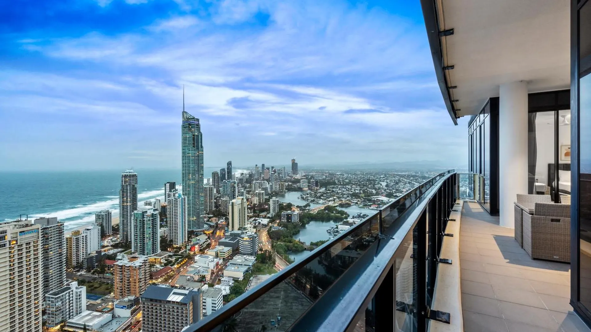 شقة Ocean View Sub Penthouses - Circle On Cavill - Self Contained & Privately Managed *