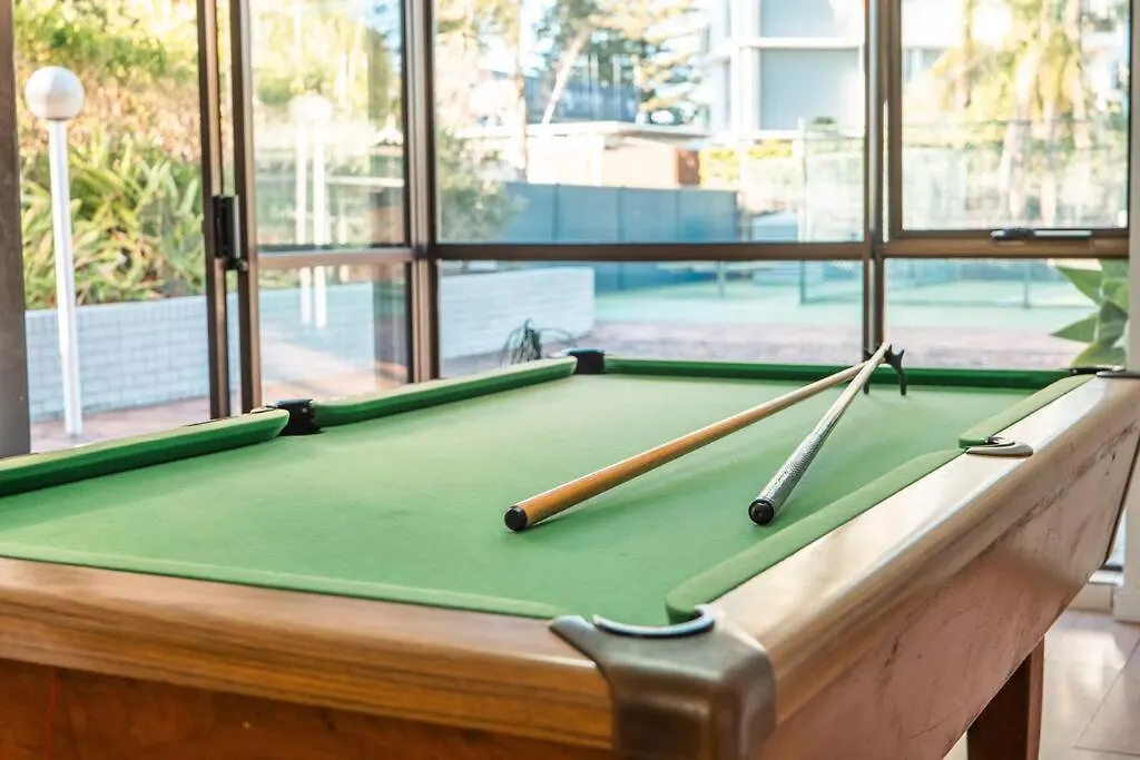 2br Burleigh Beachside With Views With Pool