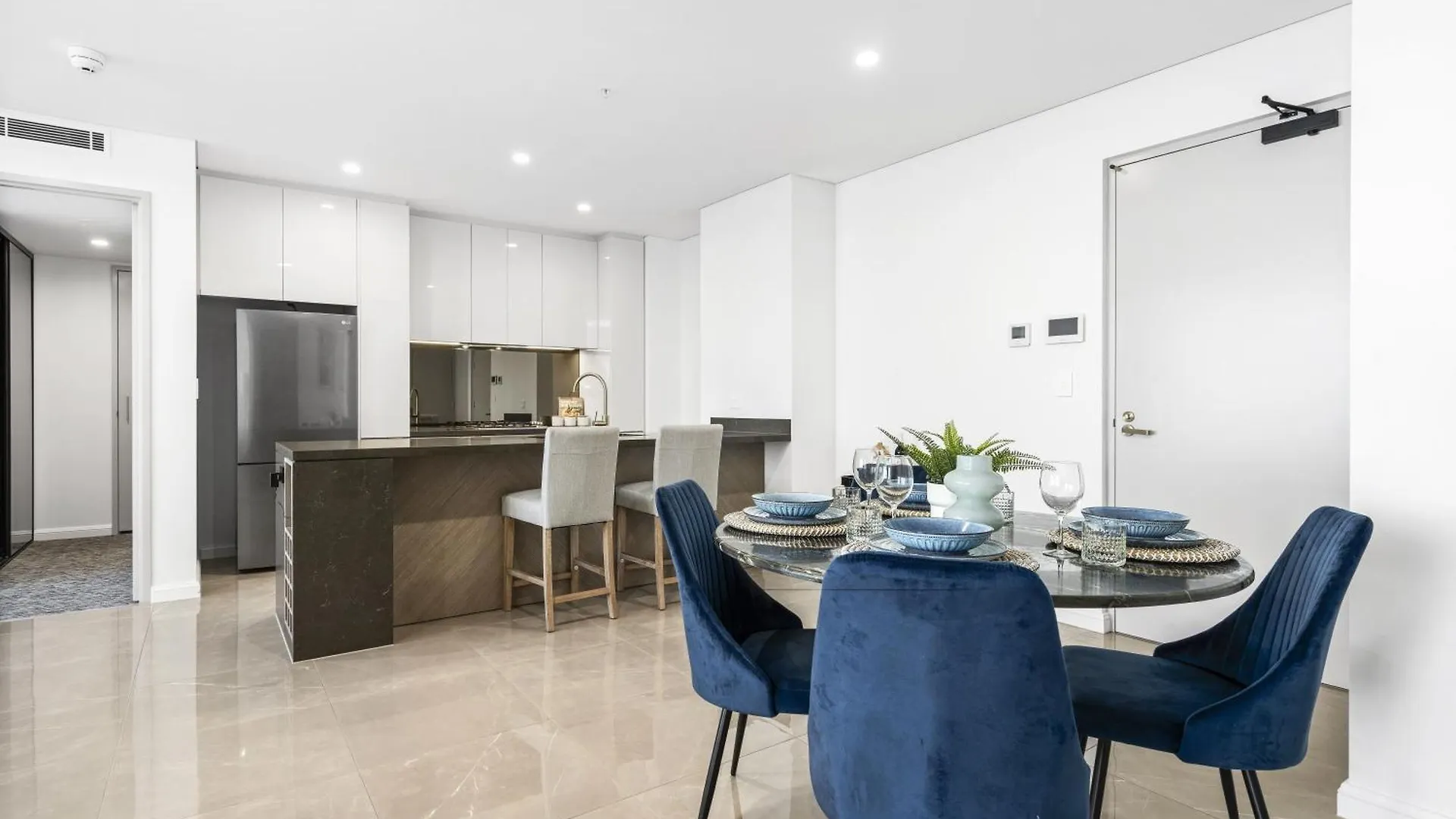 Ocean Views In Beachside 2-bedroom Unit - Q Gold Coast