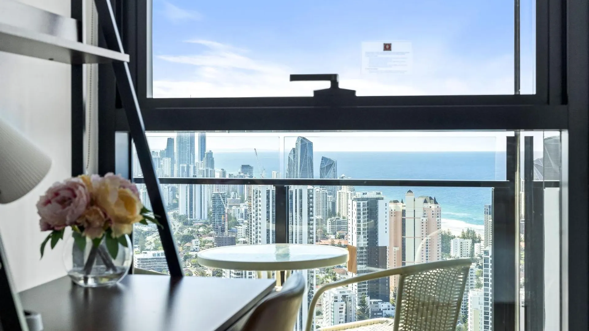 Apartment 2 Bedroom 1 Bathroom Private At Casino - Paid Parking Only Gold Coast