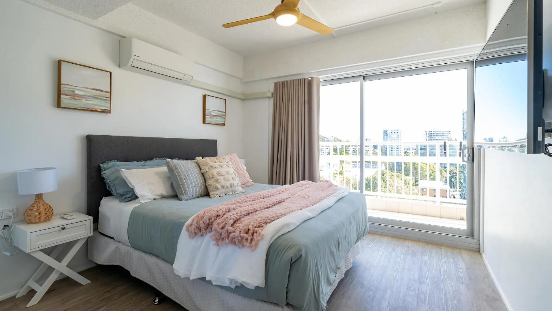 Burleigh Point Vibes 2 Bed Gold Coast