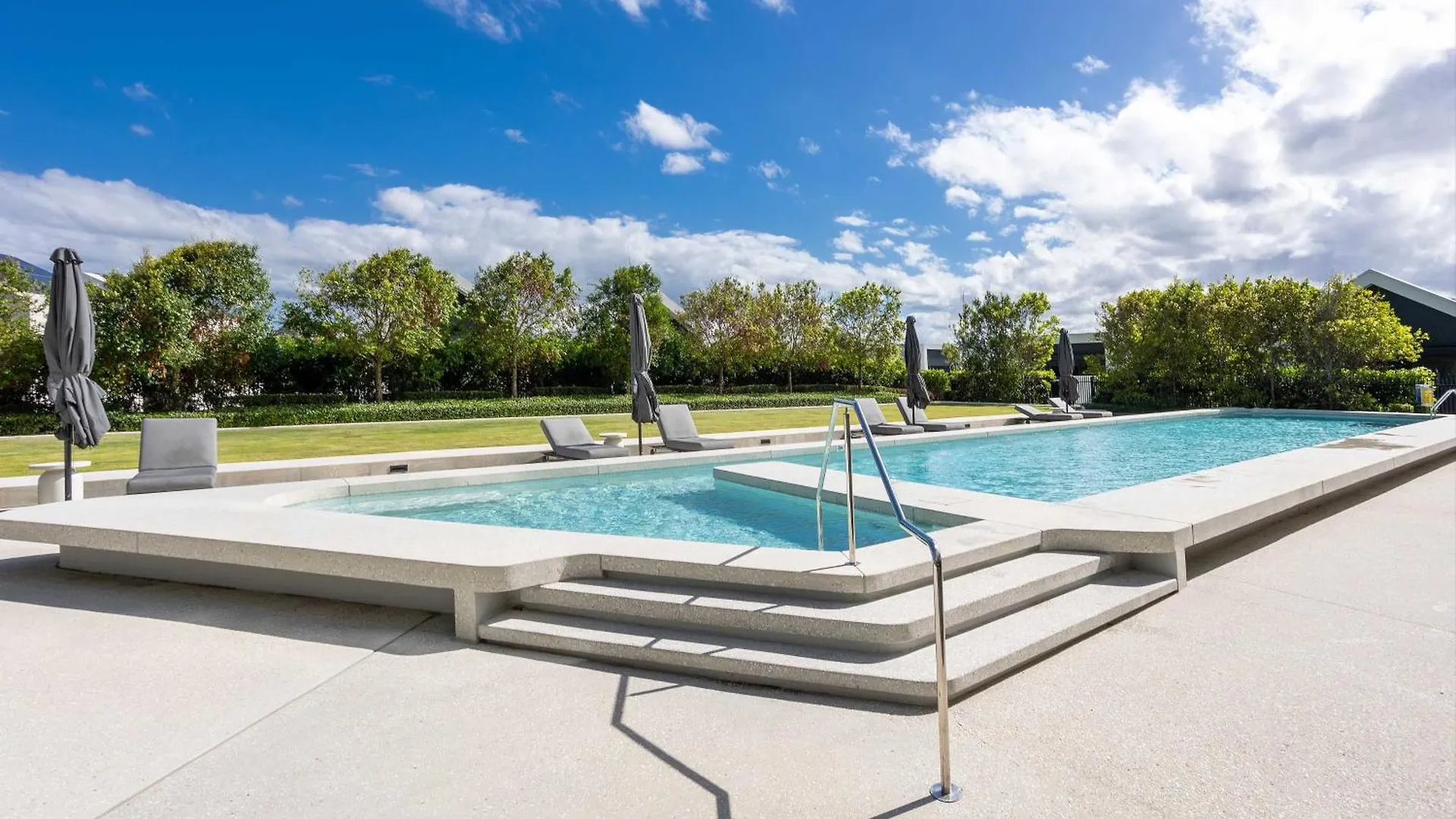 Luxe Oceanview In Palm Apartment Gold Coast