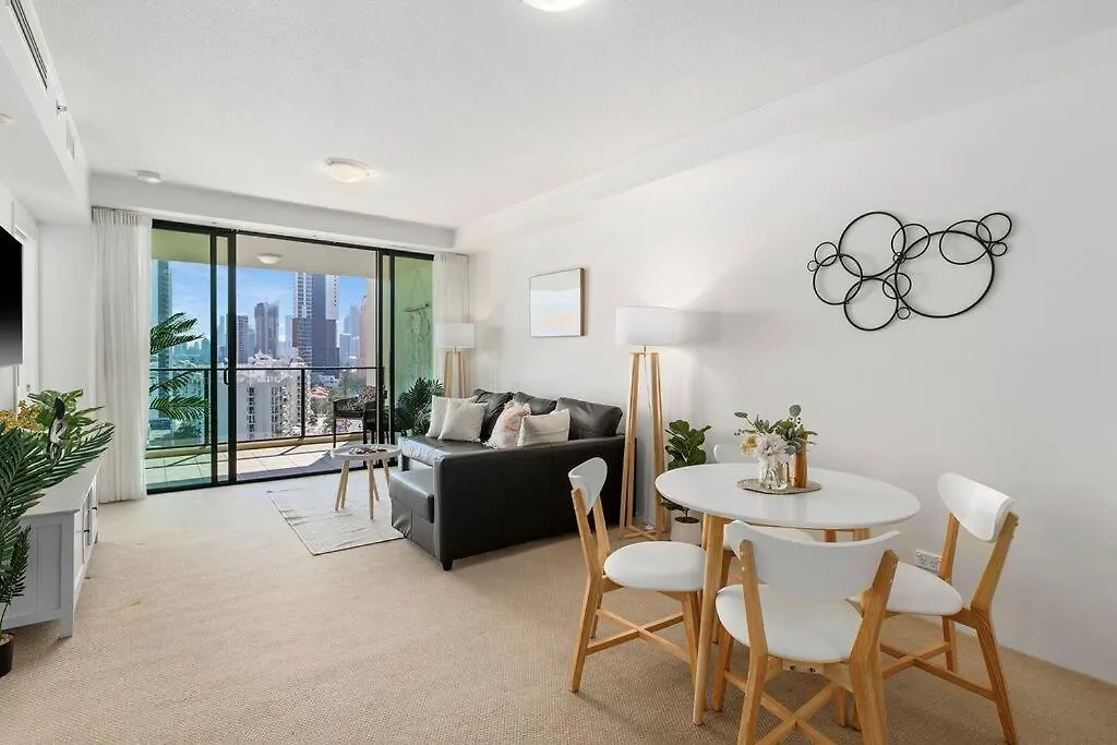 Stunning Unit-perfect Location דירה גולד קוסט