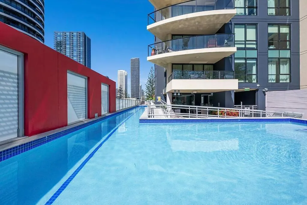 Stunning Unit-perfect Location * גולד קוסט