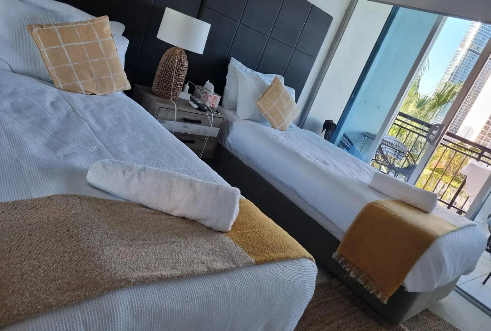 Darren Surfers Guest house *