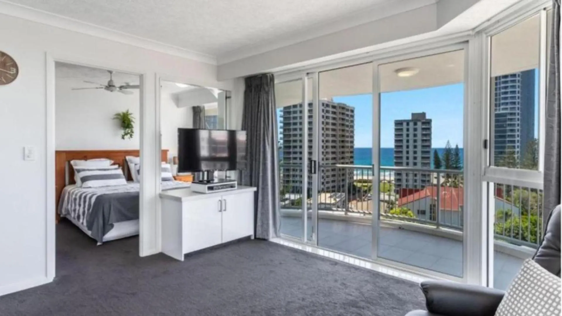 Surf Parade Aparthotel 4*