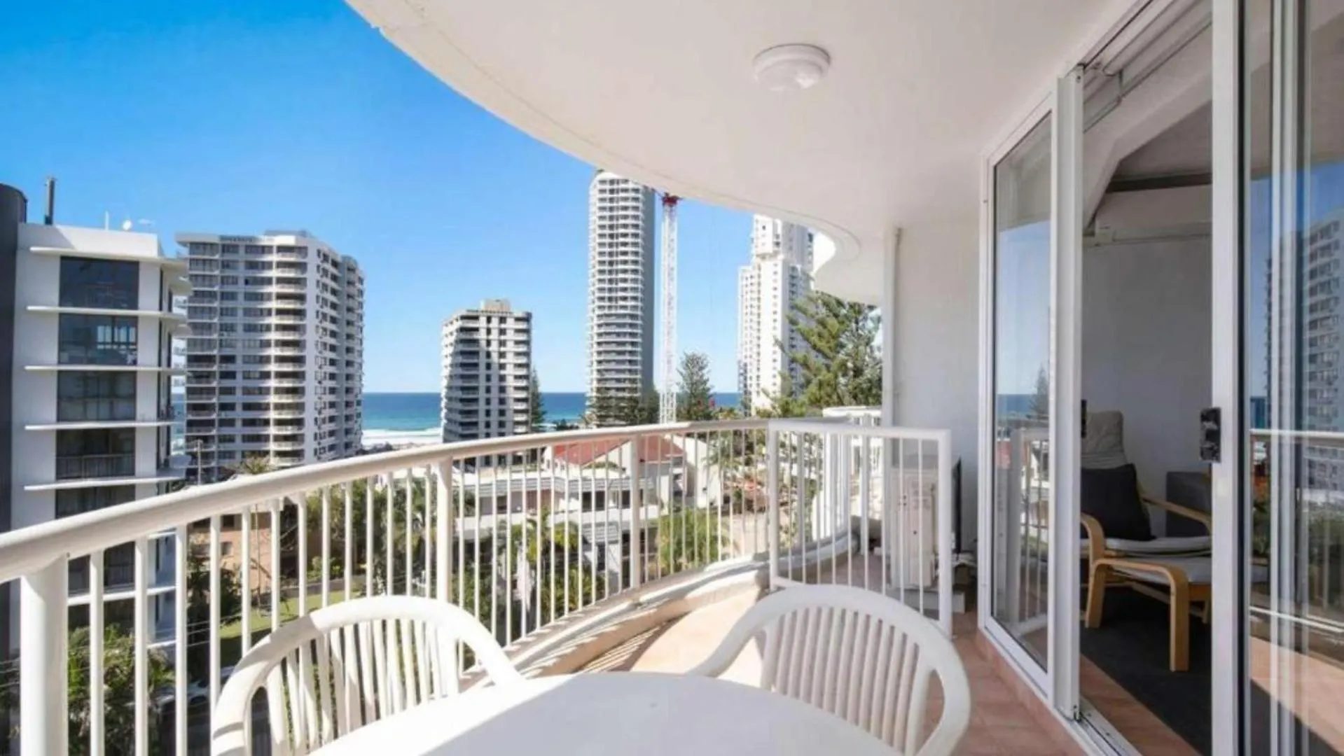 Aparthotel Surf Parade Gold Coast