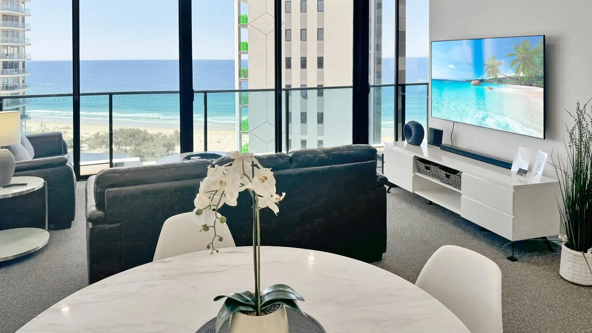 Tower 1 Oracle 16th Floor Stunning Views Gold Coast