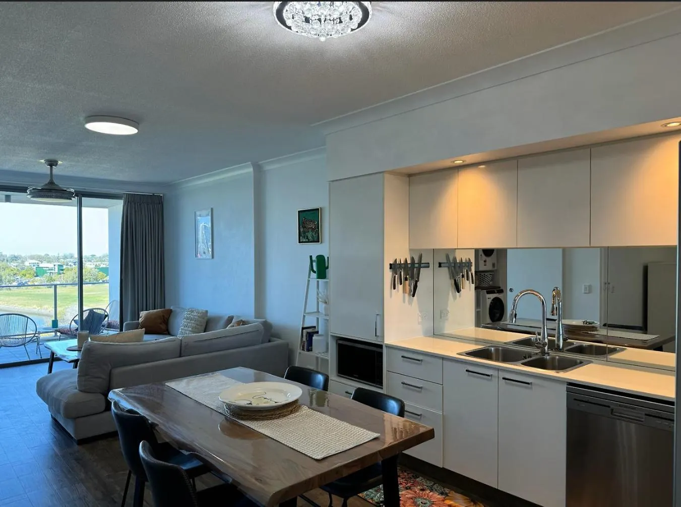 Harbour Quays Hotell 4*