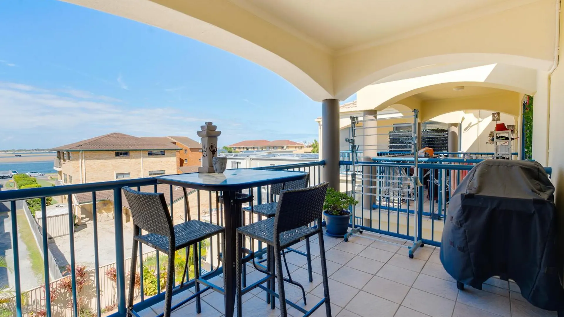 2b Broadwater Views In Labrador Apartment *
