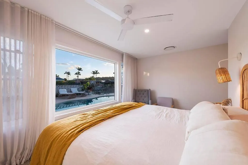 Holiday home Luxe Modern 4 Bedroom Waterfront
