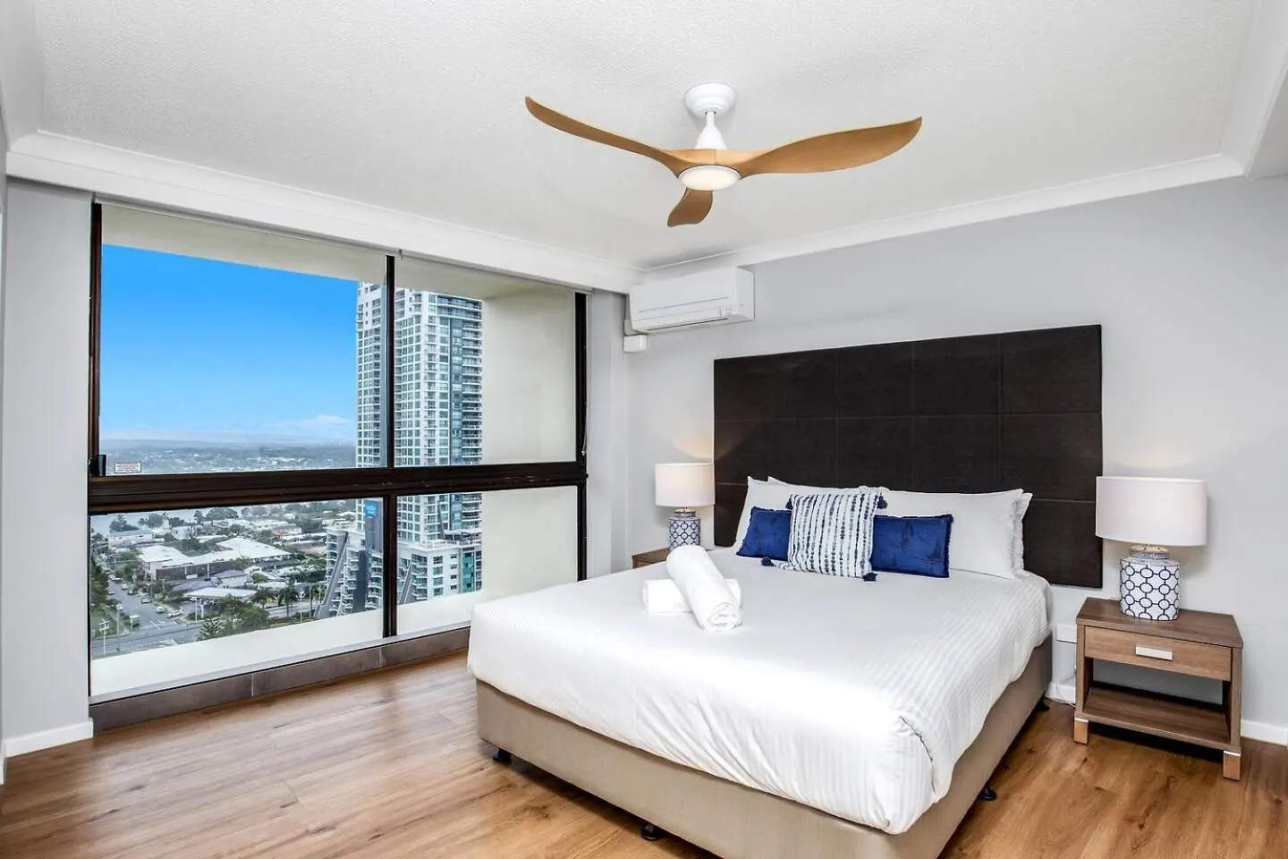 Sky High Beachside Balcony Panorama At Surfers 公寓 *