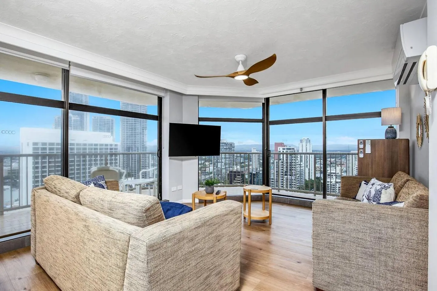 公寓 Sky High Beachside Balcony Panorama At Surfers