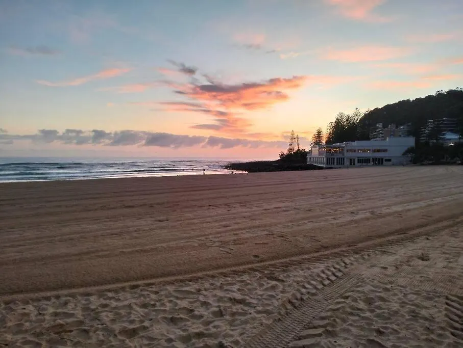 Beach, Bars, Brunch - Burleigh * ゴールドコースト
