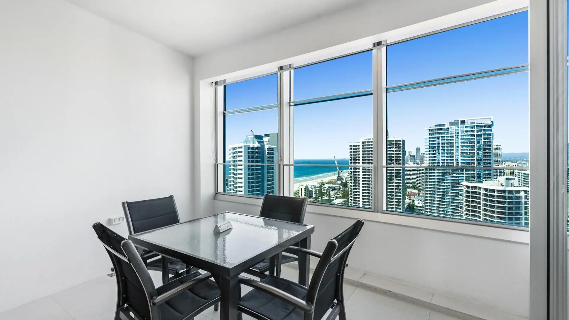 Resort Q1 & - Official Gold Coast