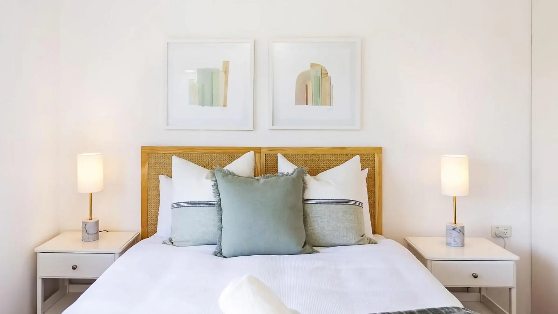 Beachside Bliss Your Ideal Coastal Hideaway Apartment *