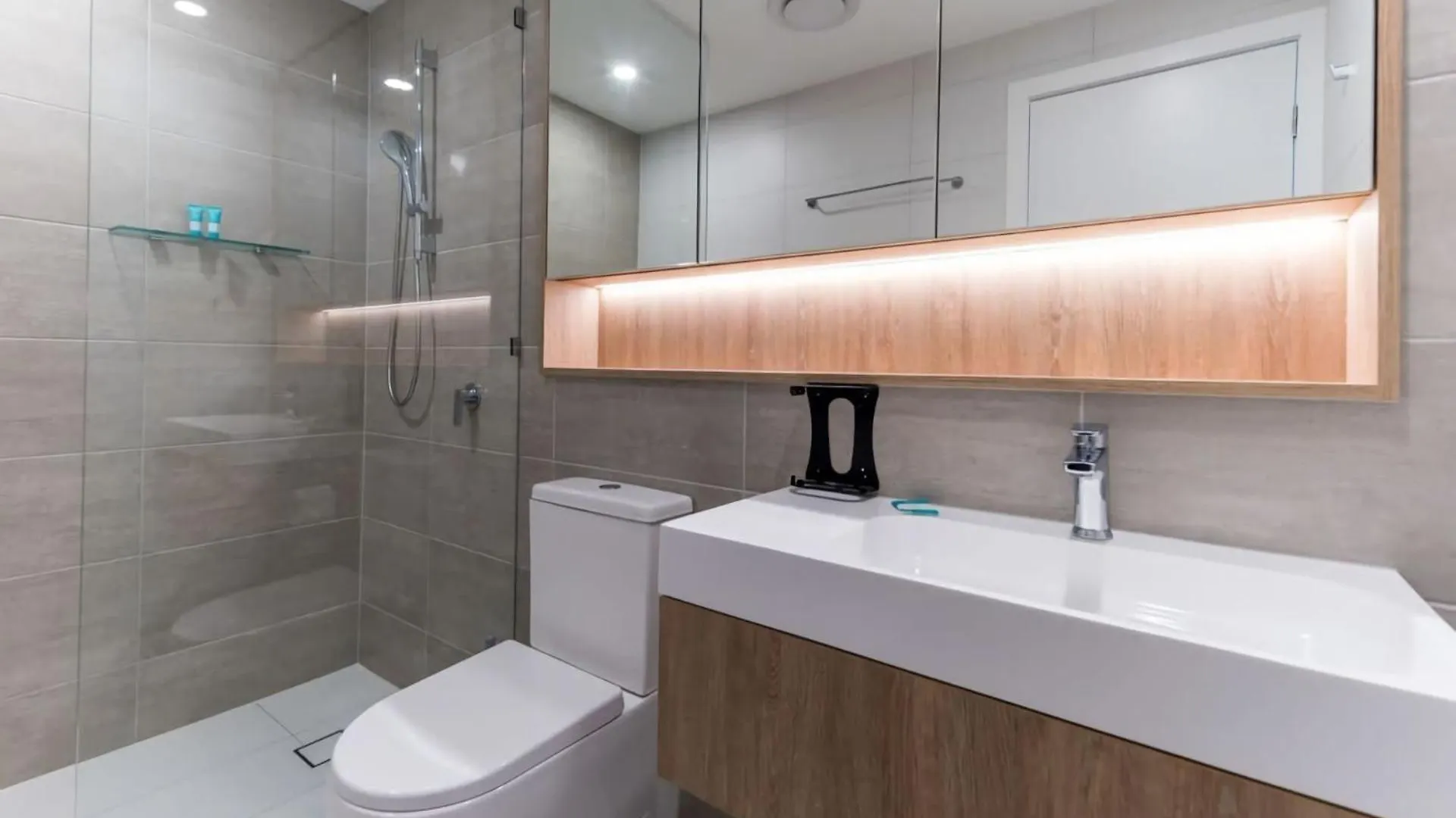Daire Darling Views 41st Floor Oasis With Pool *
