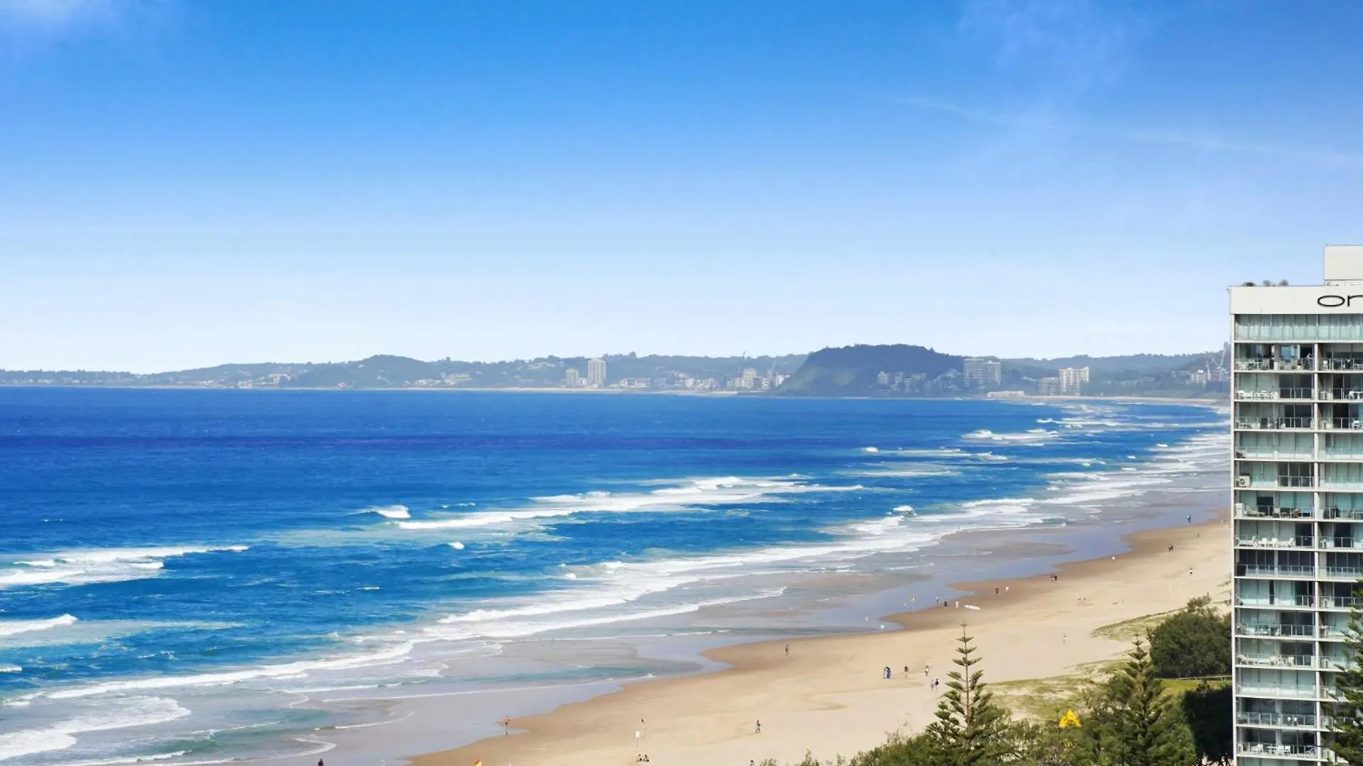 Apartment Beachfront 3-bed With Ocean Views, Pool, Gym & Bbq Gold Coast