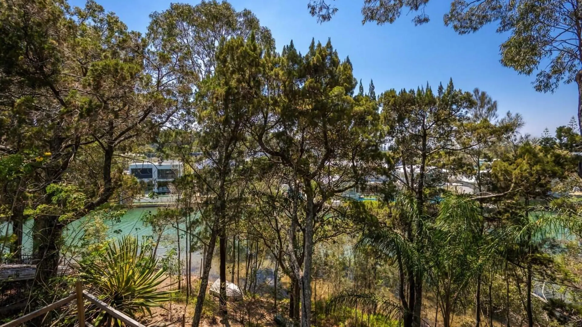 Riverfront Oasis Serene 1brm Retreat Apartment