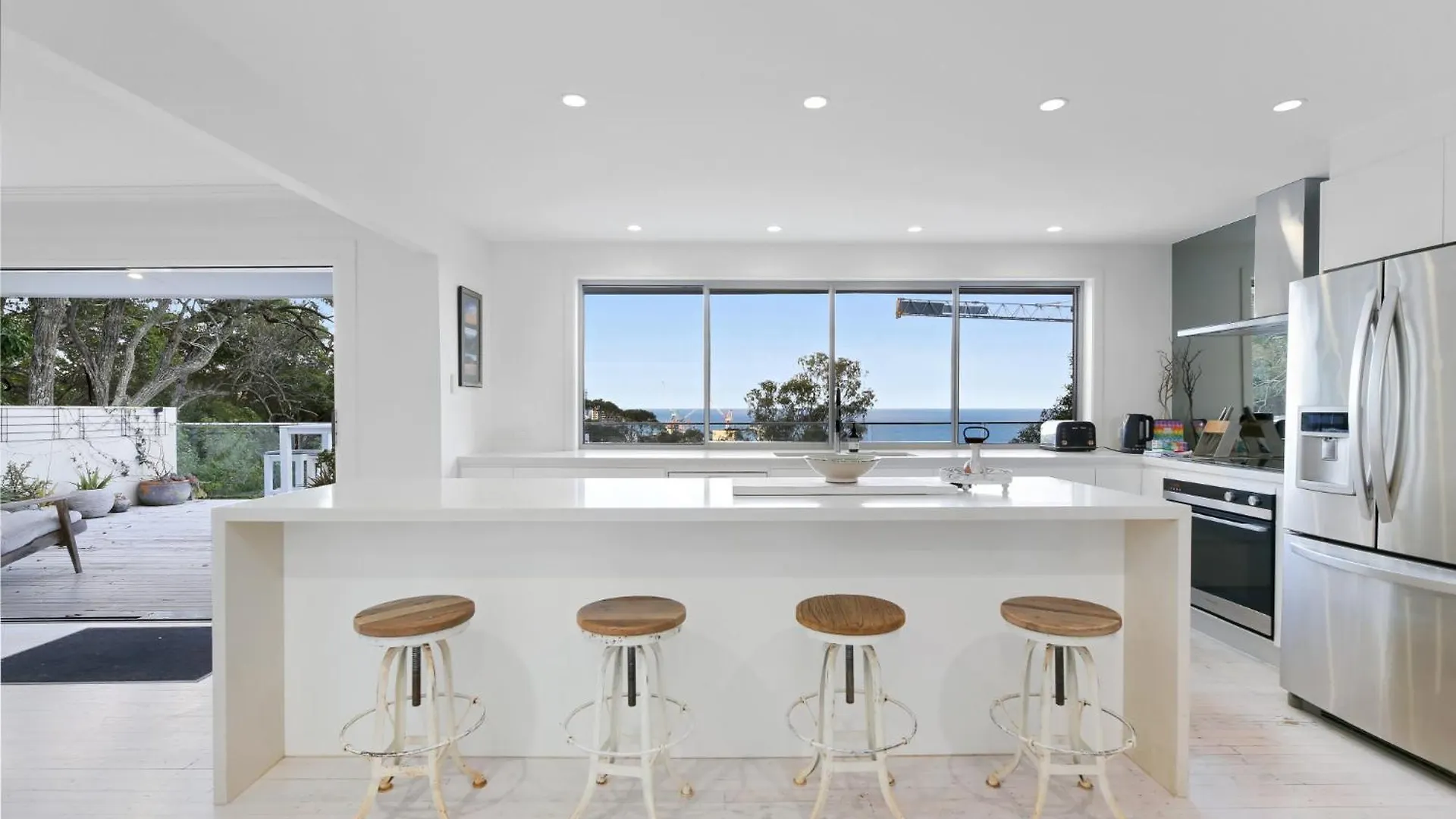 Stunning Beachfront 3-bed Haven By Natural Reserve *