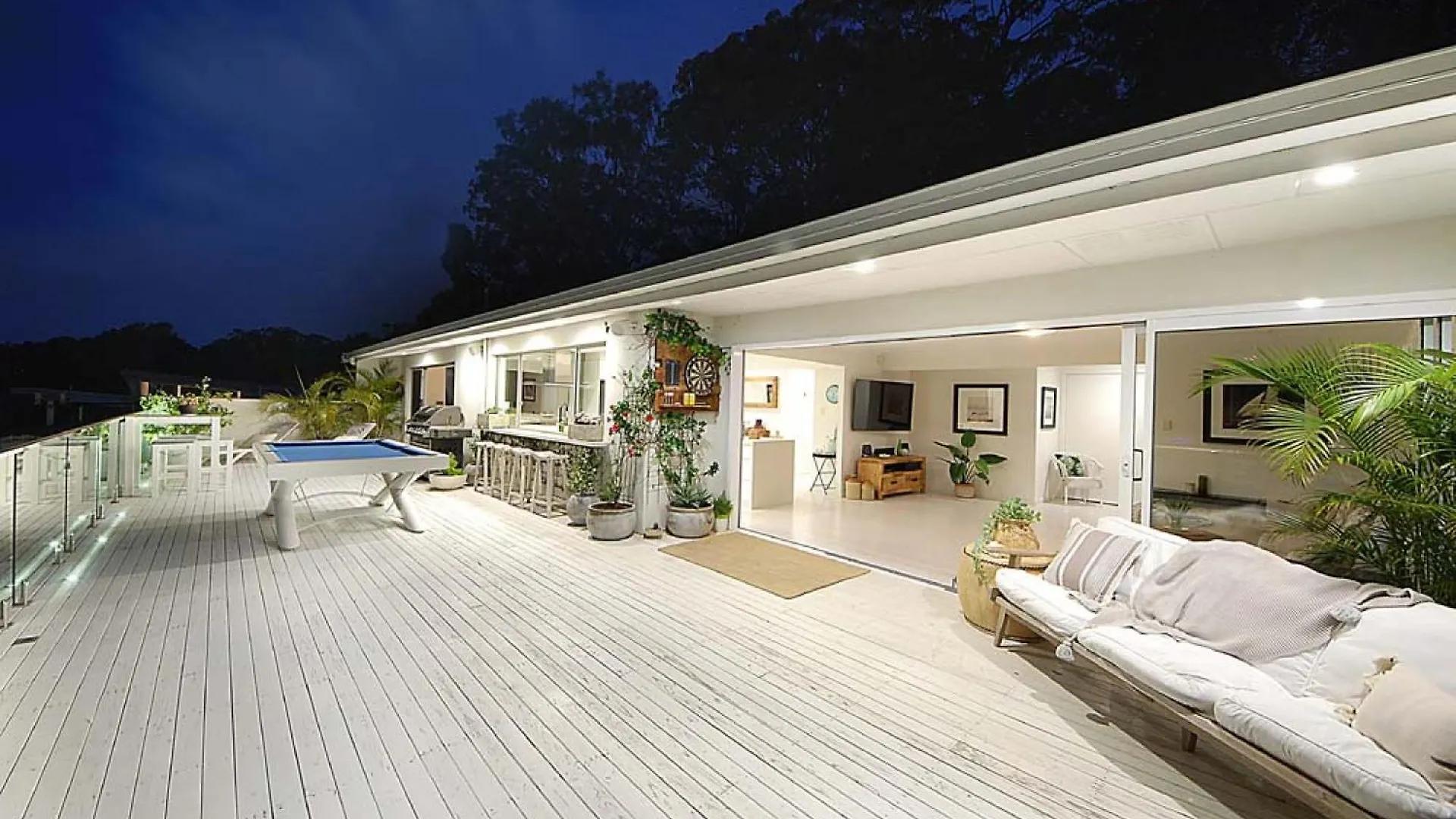 Stunning Beachfront 3-bed Haven By Natural Reserve Semesterbostad Guldkusten
