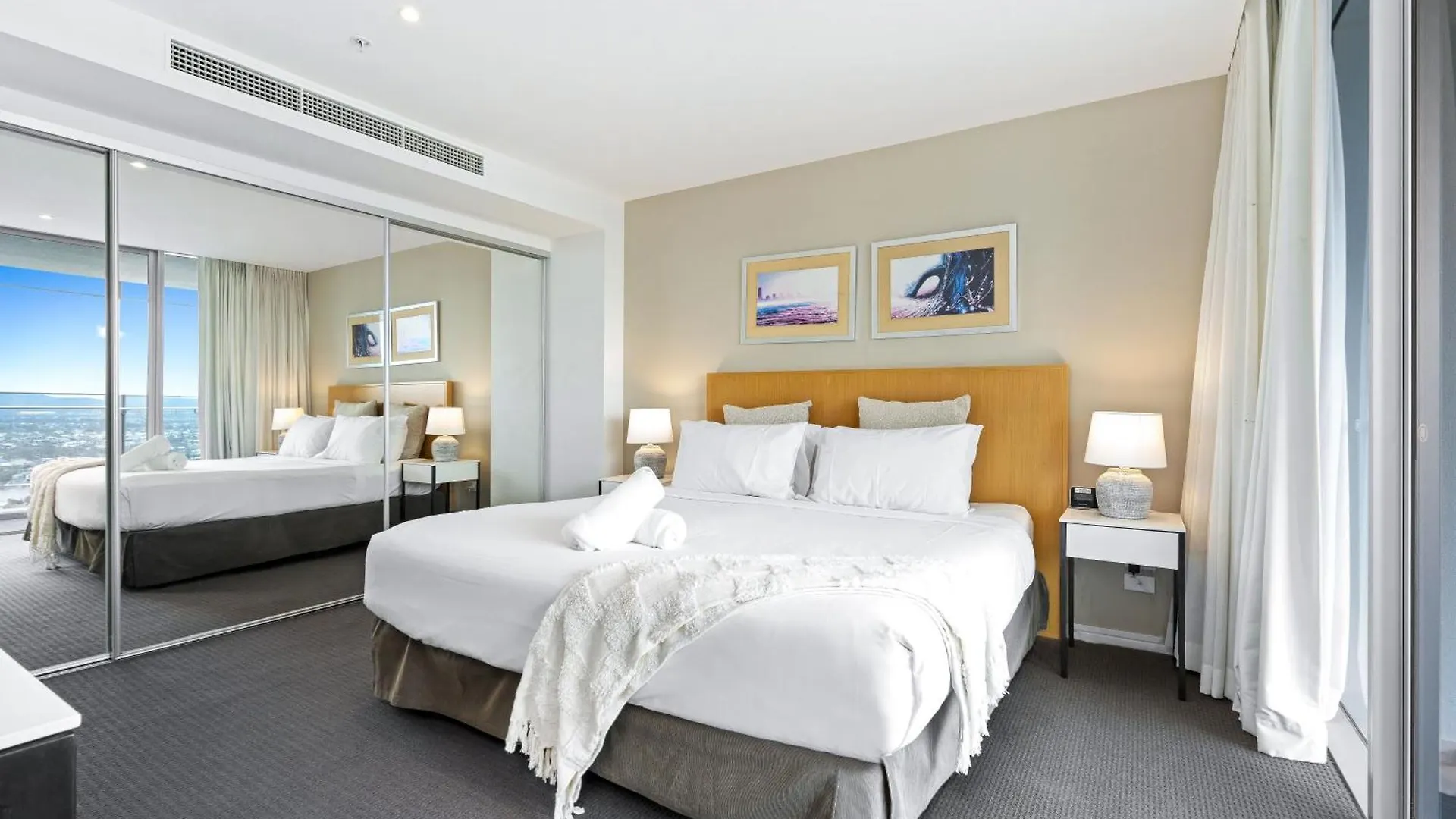 Apartman H Residences - Qstay