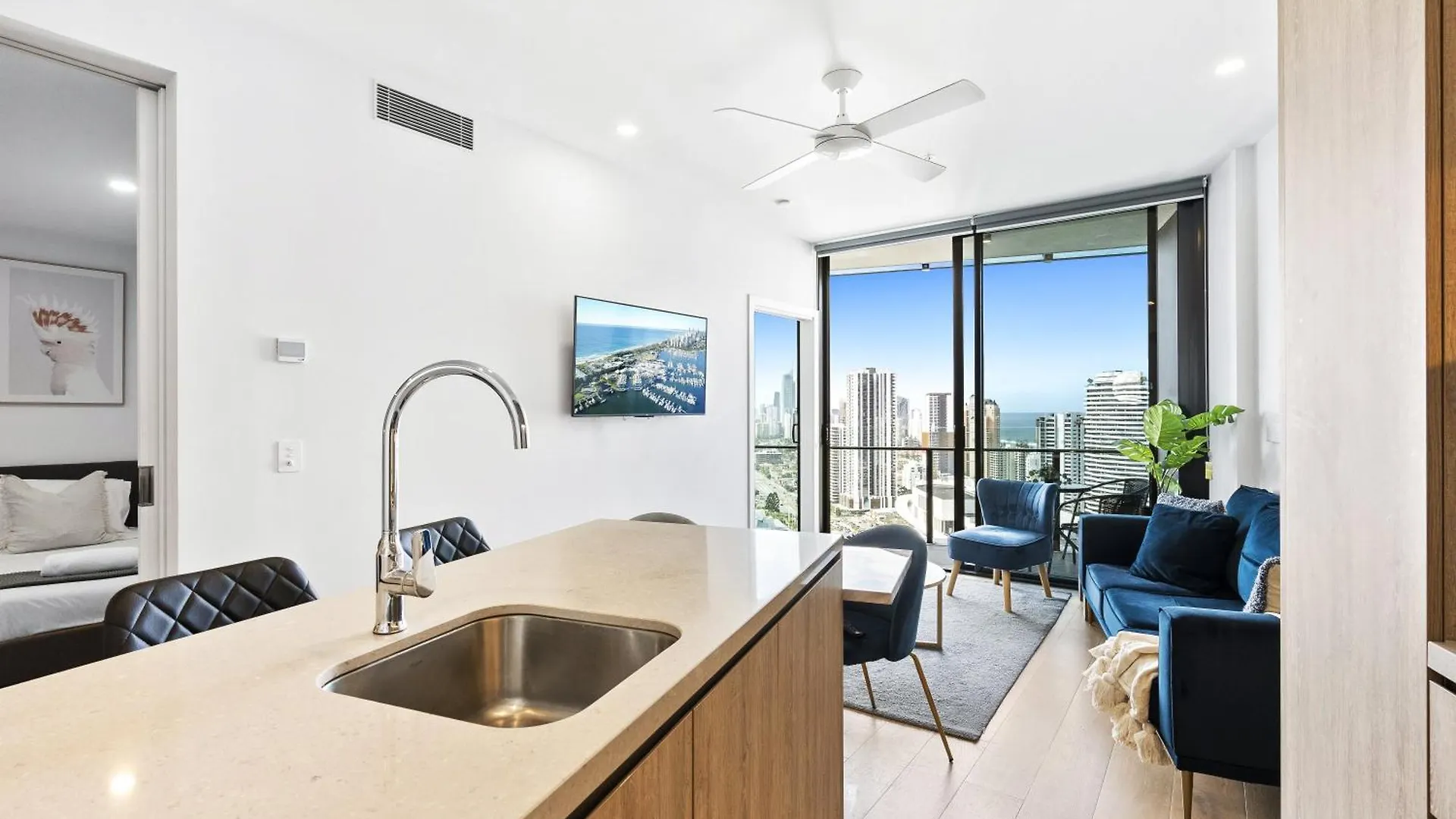 Apartment 2 Bedroom 1 Bathroom Private At Casino - Paid Parking Only