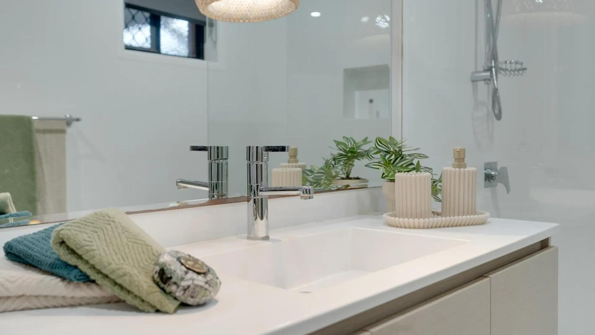 Cozy Granny Flat With Pool - Private Retreat Daire *