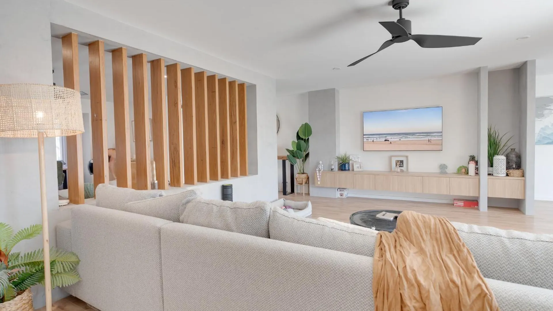 Luxury 4-br Retreat Apartment