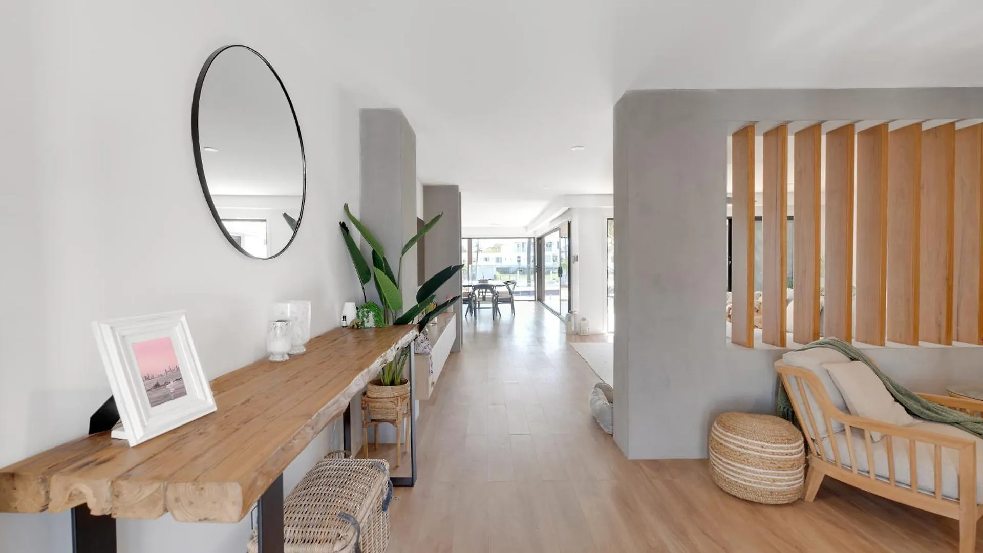 Luxury 4-br Retreat Apartment Gold Coast