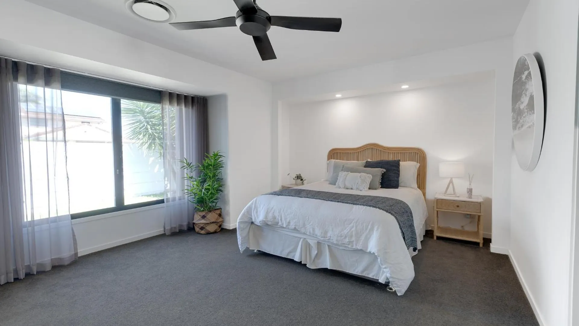 Luxury 4-br Retreat *