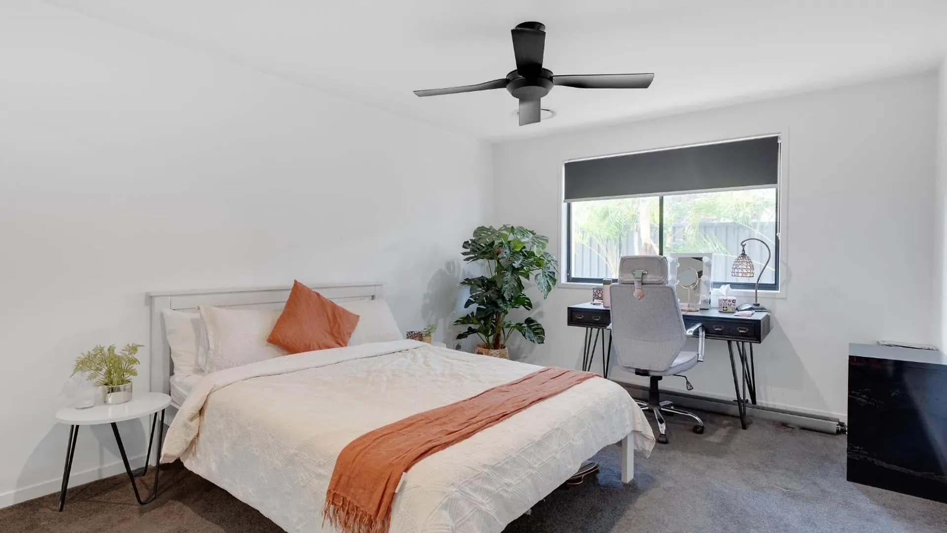 Apartment Luxury 4-br Retreat