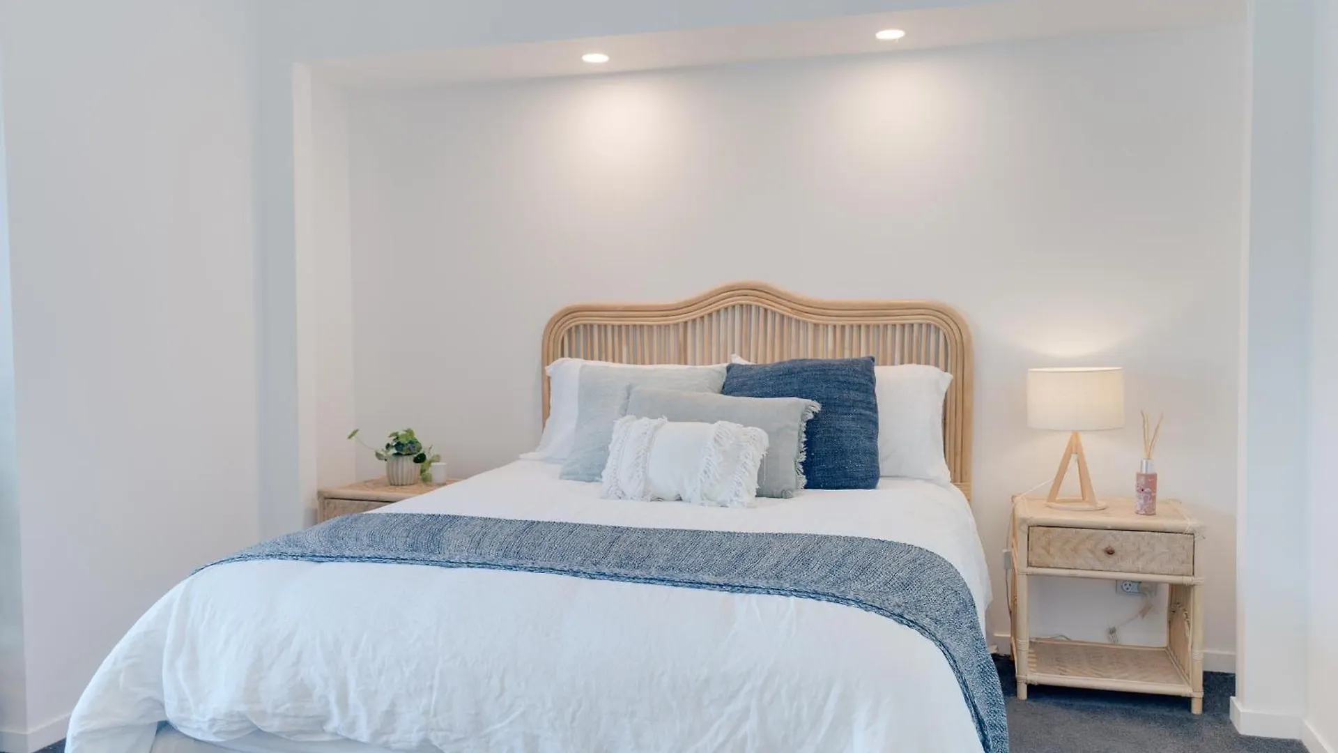 Apartment Luxury 4-br Retreat *