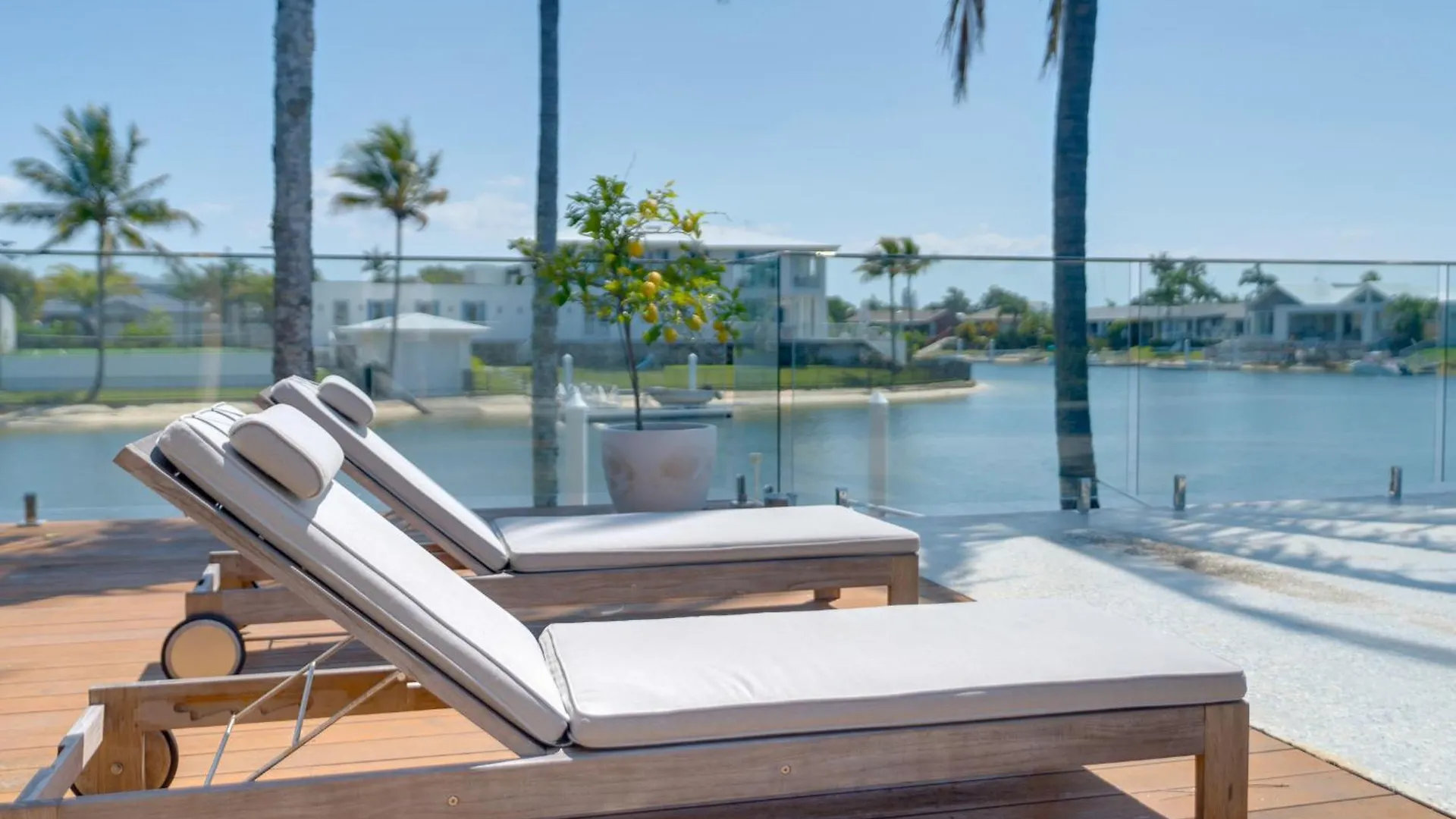 Apartment Luxury 4-br Retreat Gold Coast