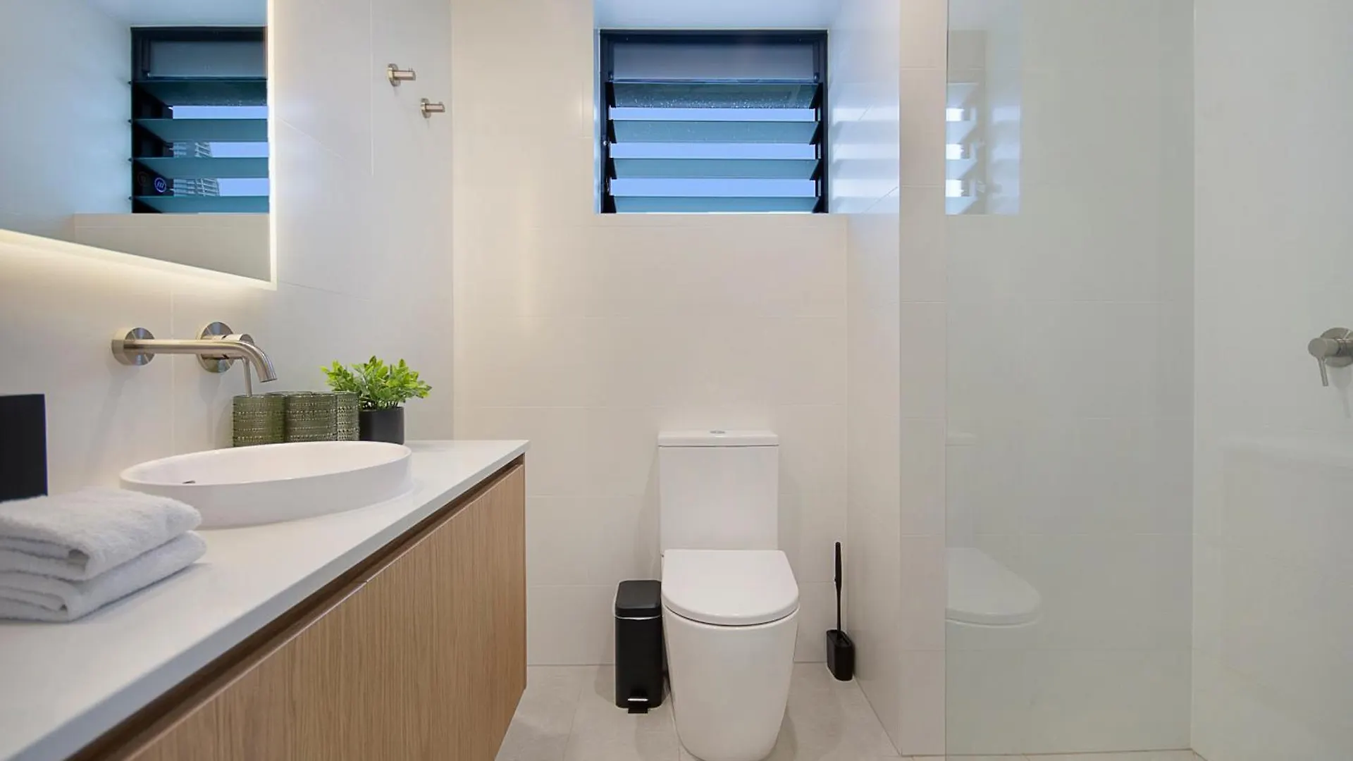 The Shores Surfers Paradise Apartment