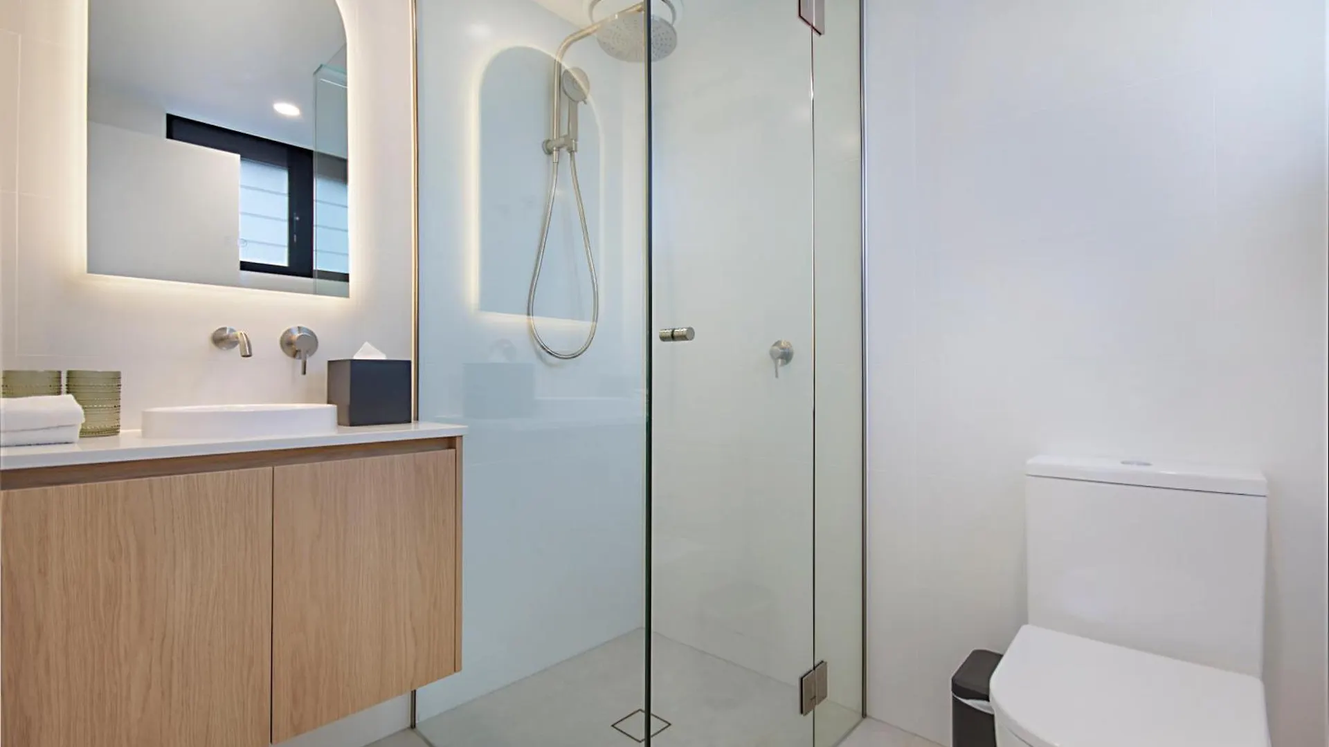 The Shores Surfers Paradise Apartment *