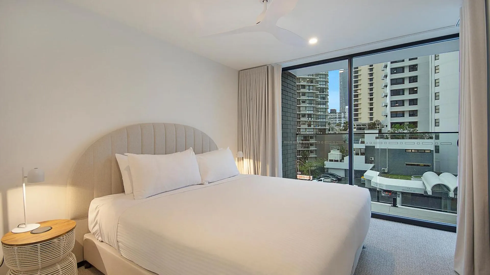 Apartment The Shores Surfers Paradise *