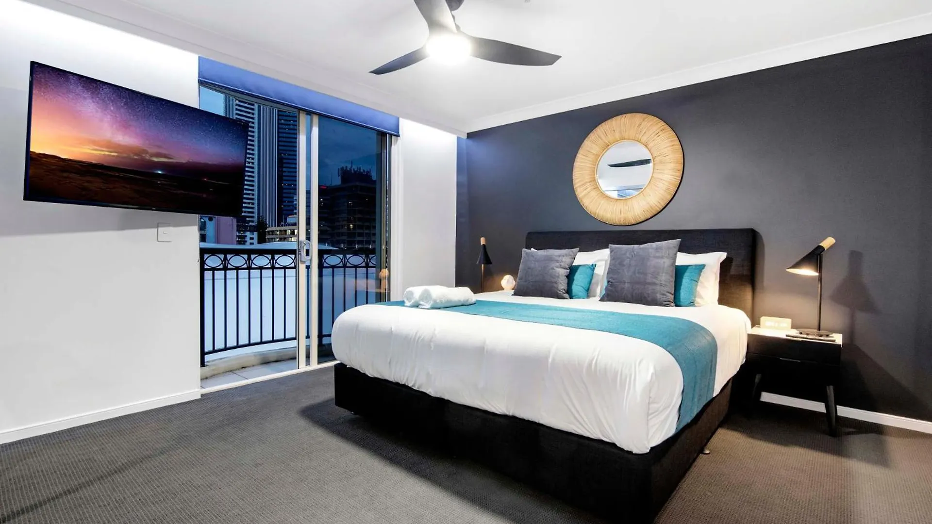Chevron Renaissance - Floor - Self Contained & Privately Managed *