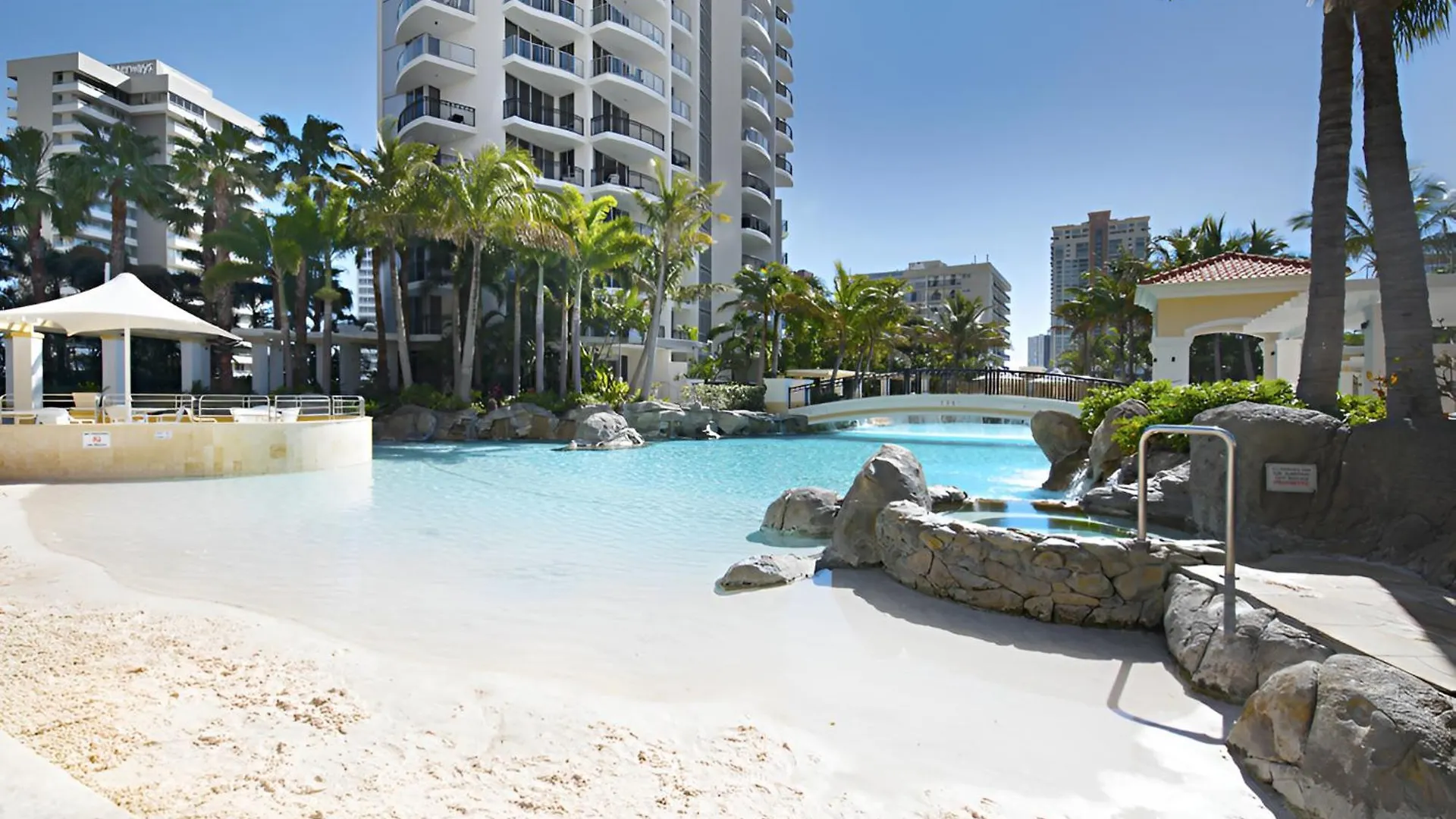 아파트 High Floor - Chevron Renaissance - Self Contained & Privately Managed - Wow *