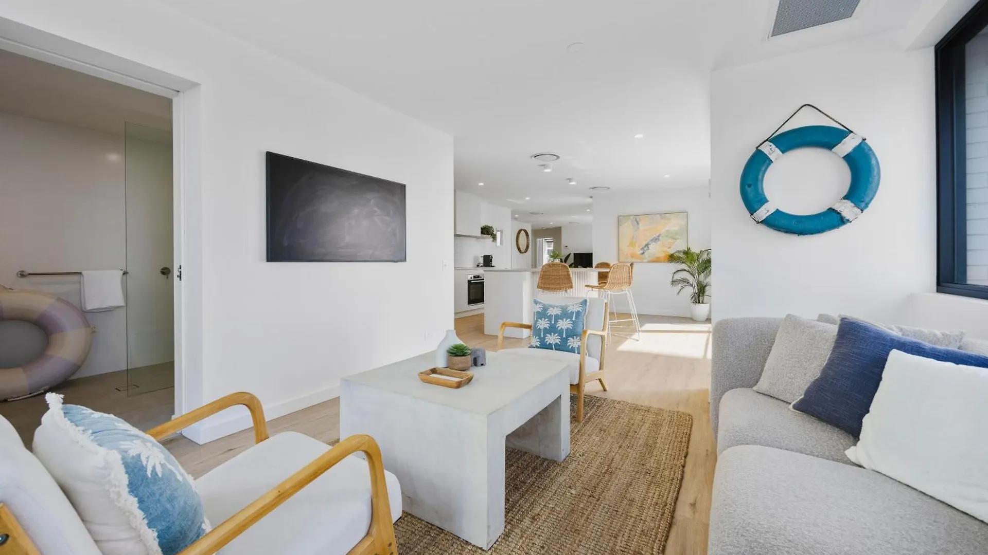 The Shores Surfers Paradise Apartment