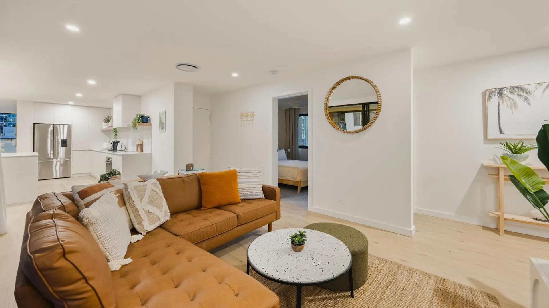 The Shores Surfers Paradise Apartment *