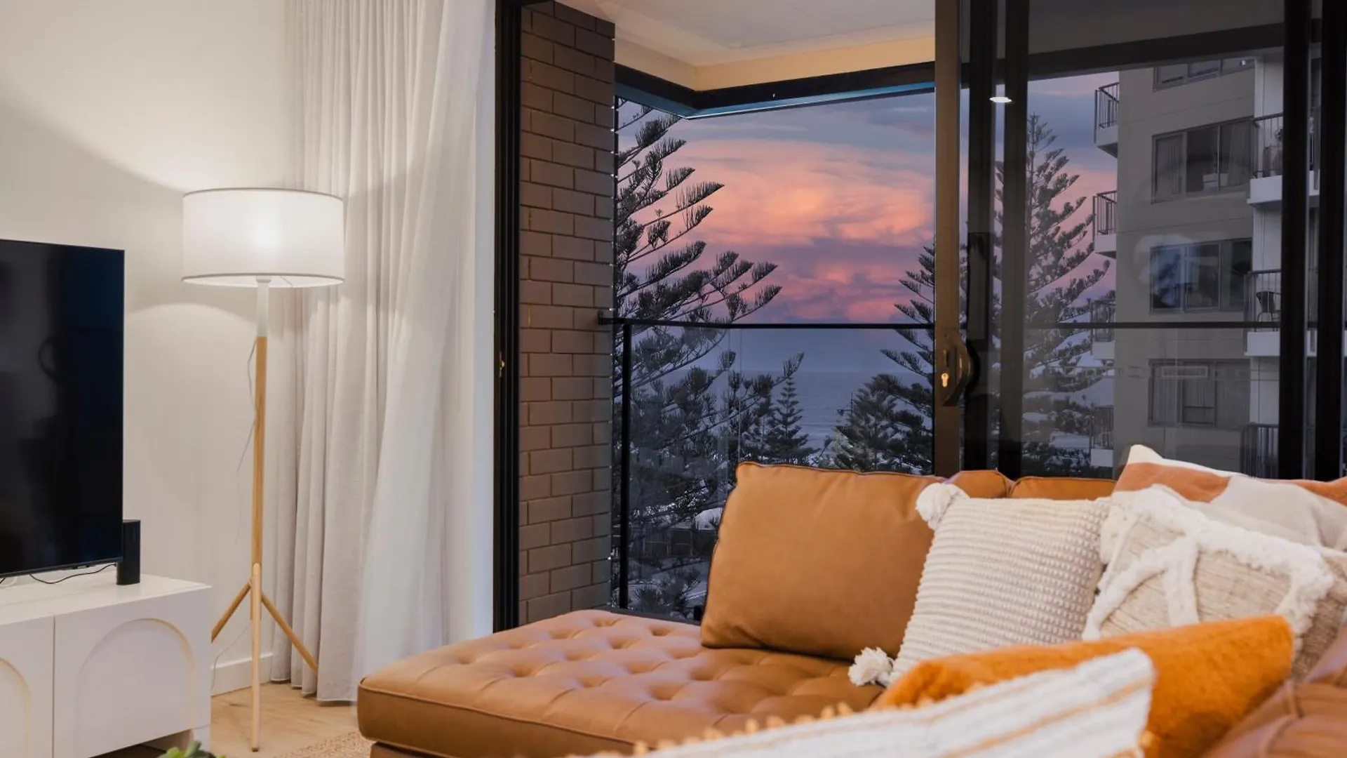 The Shores Surfers Paradise Apartment Gold Coast